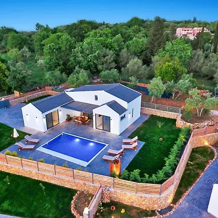 Oras Corfu Tomas By * Dassia (Corfu)