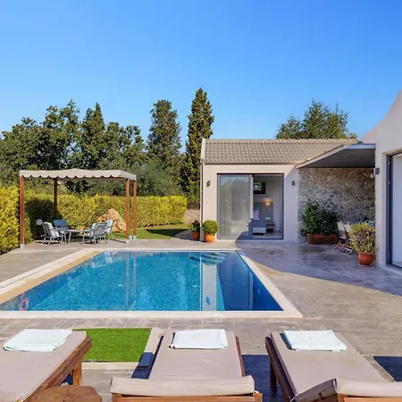 Oras Corfu Tomas By Villa Dassia (Corfu)