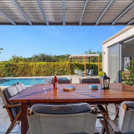 Oras Corfu Tomas By Dassia (Corfu)