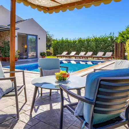 Oras Corfu Tomas By * Dassia (Corfu)